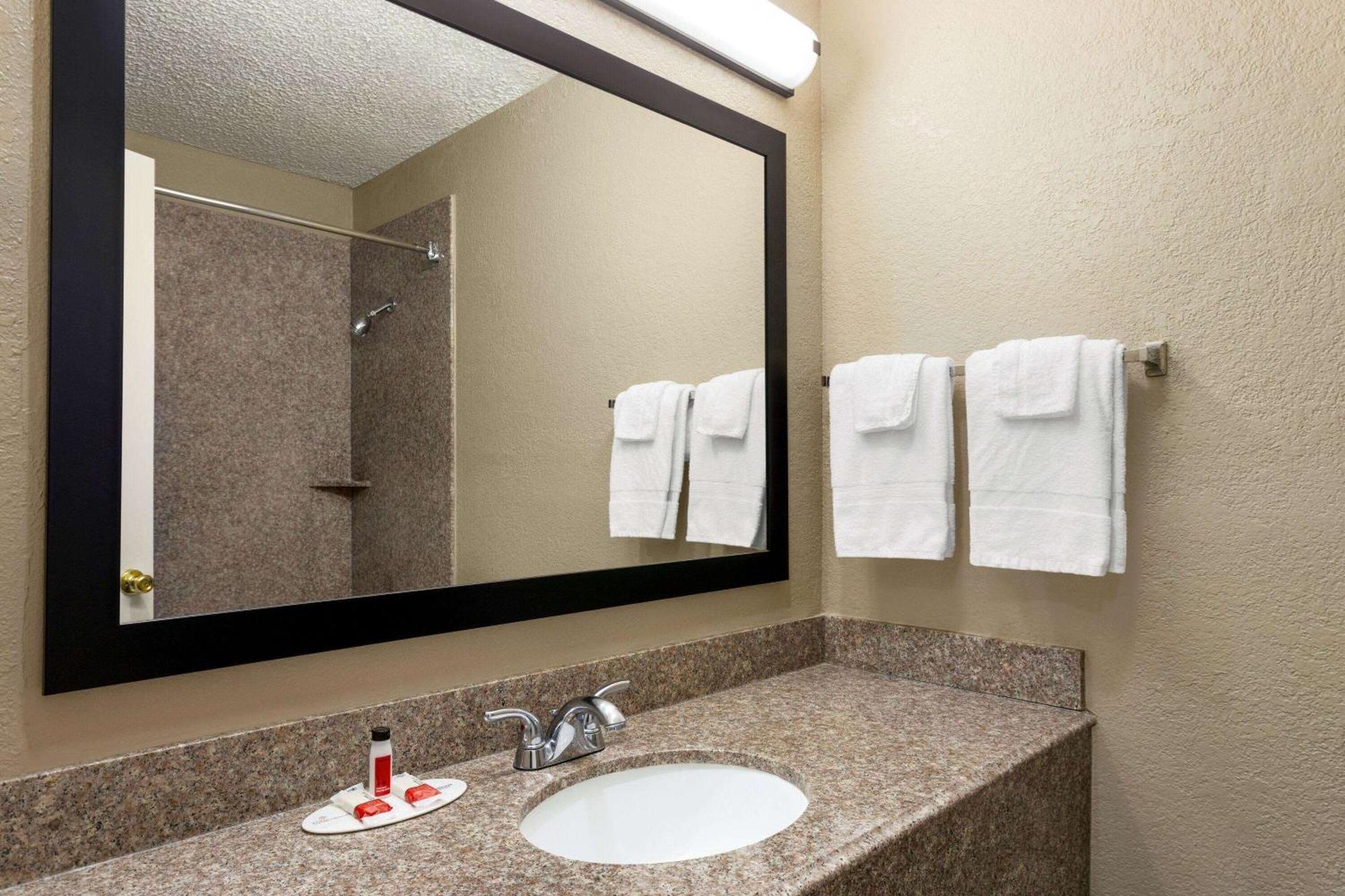 Super 8 By Wyndham Gainesville Tx Exterior foto
